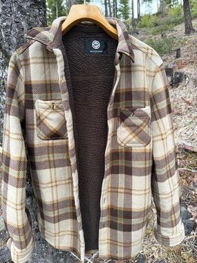Weatherproof Men’s Cream and Brown Plaid Sherpa-Lined Shirt Jacket Large